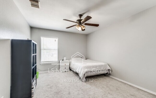 Building Photo - 7618 Van Ness Dr
