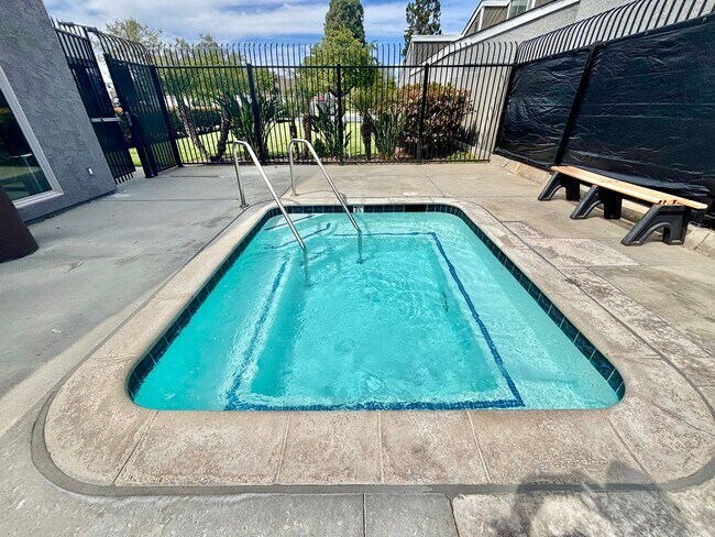 Building Photo - 437 Reed Way