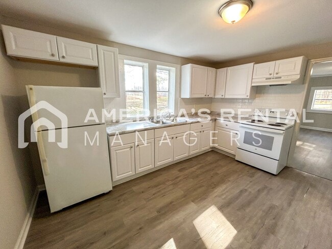 Building Photo - Home for rent in Adamsville!