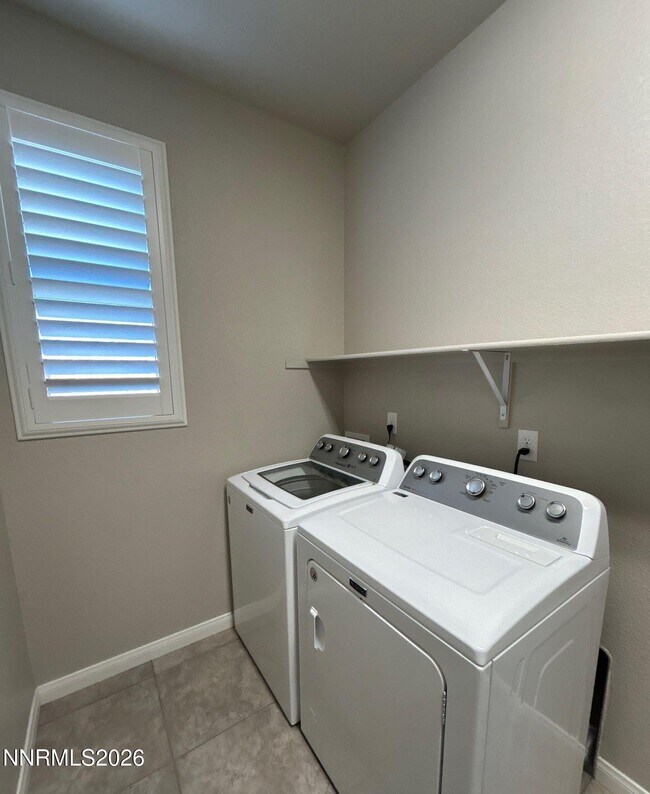 Building Photo - 774 Sweet Briar Ln