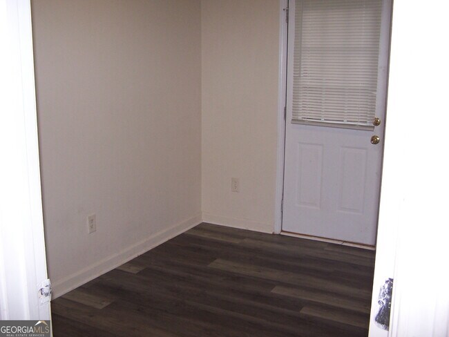 Building Photo - 102 Cameron Way
