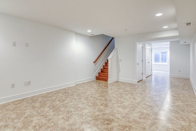 Building Photo - 740 S Christopher Columbus Blvd