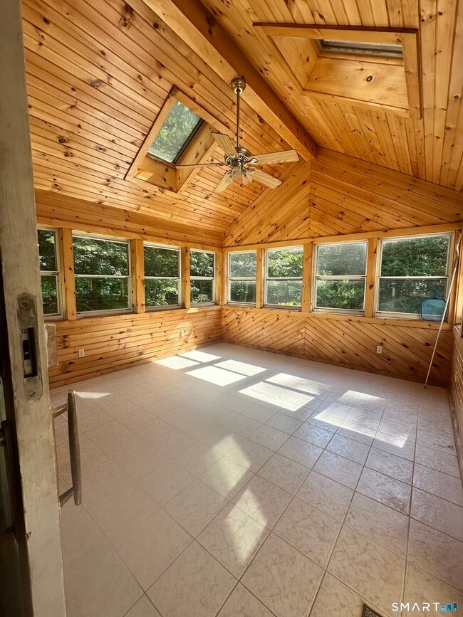 Building Photo - 379 Stafford Rd