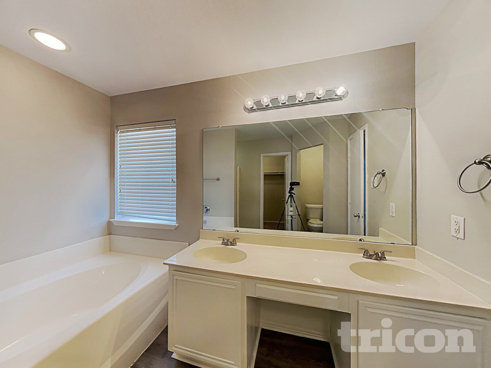 Building Photo - 1563 Nottingham Dr