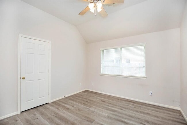Building Photo - 2710 Falcon Knoll Ln