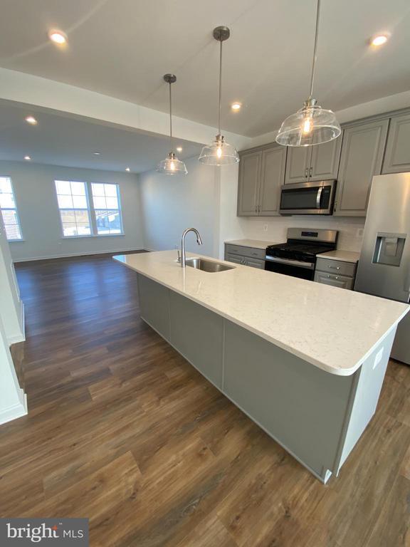 Building Photo - 37 Abigail St