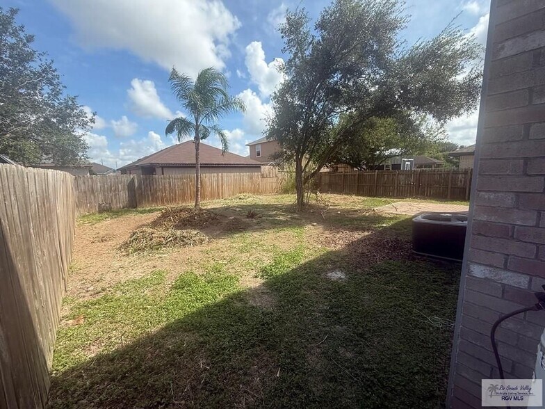 Building Photo - 2035 Baja Cir