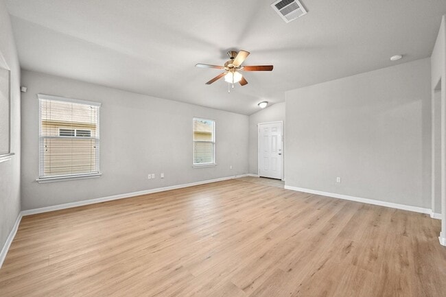 Building Photo - 411 Langely