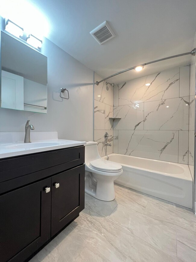 2Br 2ba Large Basement - 4937 Chestnut St