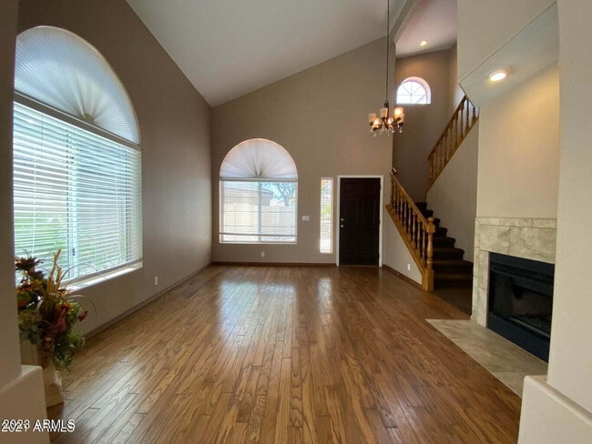 Building Photo - 1406 W Lake Mirage Ct