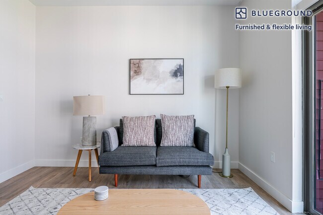 Building Photo - 449 Canal St