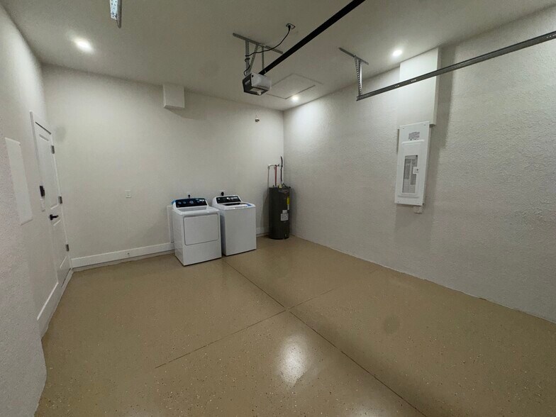 Building Photo - 4829 29th St SW