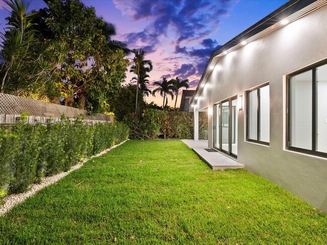 Building Photo - 9073 Dickens Ave