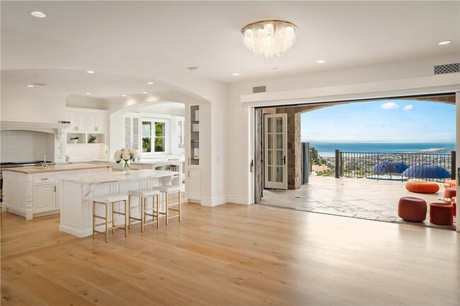 Building Photo - 9 Pelican Crest Dr