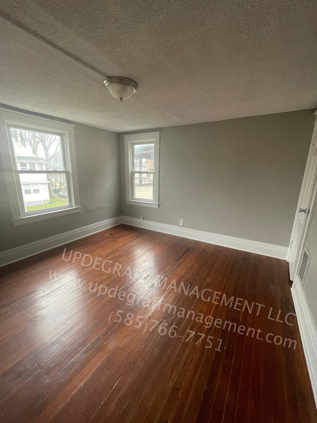 Building Photo - 22 Stratford Park