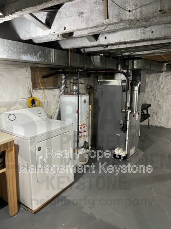 Building Photo - 33 Merritt Ave