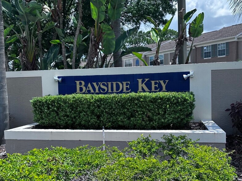 Building Photo - 6211 Bayside Key Dr