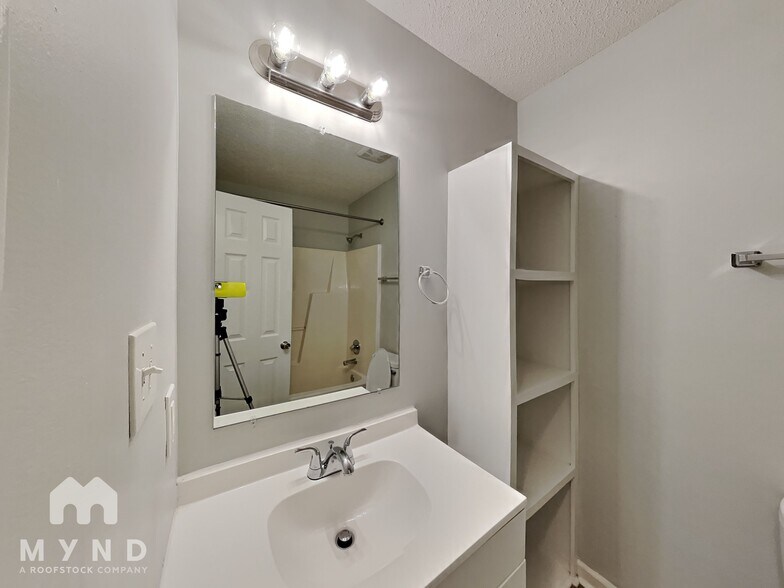 Building Photo - 5421 Neuse View Dr