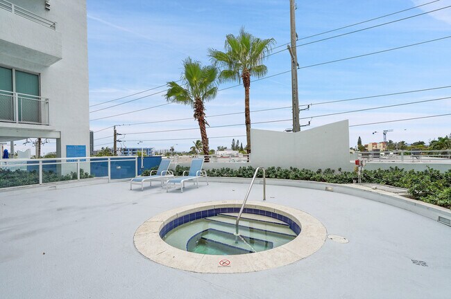 Building Photo - 7600 Collins Ave