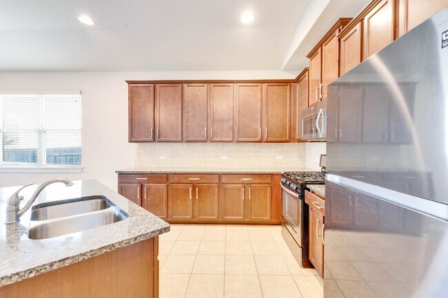 Building Photo - 2304 Abilene Ln