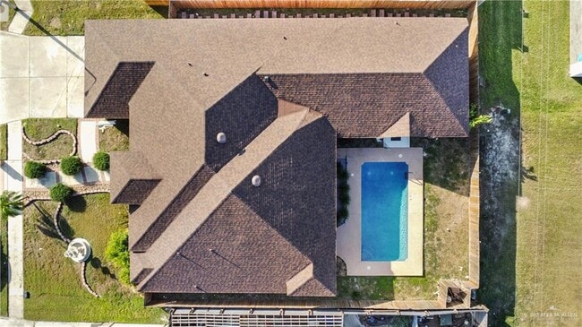 Building Photo - 2801 Summer Breeze Ave