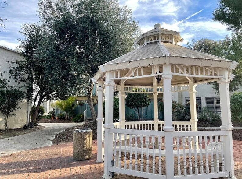 Building Photo - 5700 Etiwanda Ave