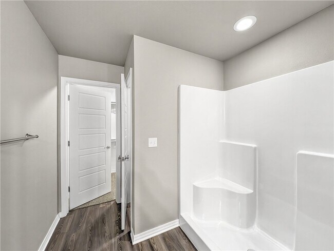 Building Photo - 195 E 2nd St