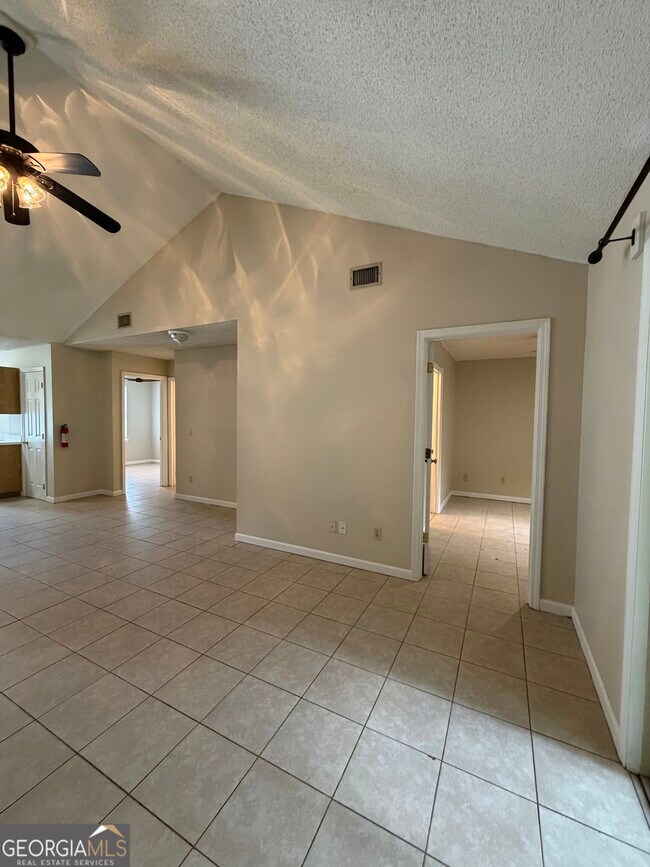 Building Photo - 414 Admiral's Walk Dr
