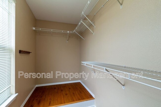 Building Photo - 1414 Brandt Rd