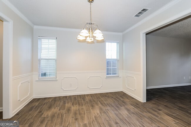 Building Photo - 1924 Simmons Ln