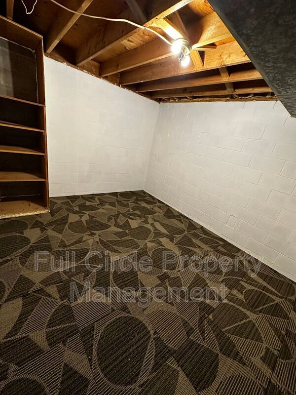 Building Photo - 9816 Linden Ave
