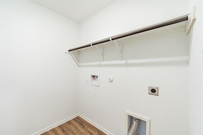 Building Photo - 322 Arnage Dr