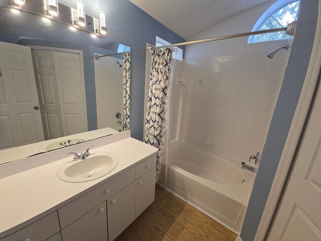 Building Photo - 3/2 Home in Valrico ***MOVE-IN SPECIAL/$500 OFF 2ND MONTH!!***