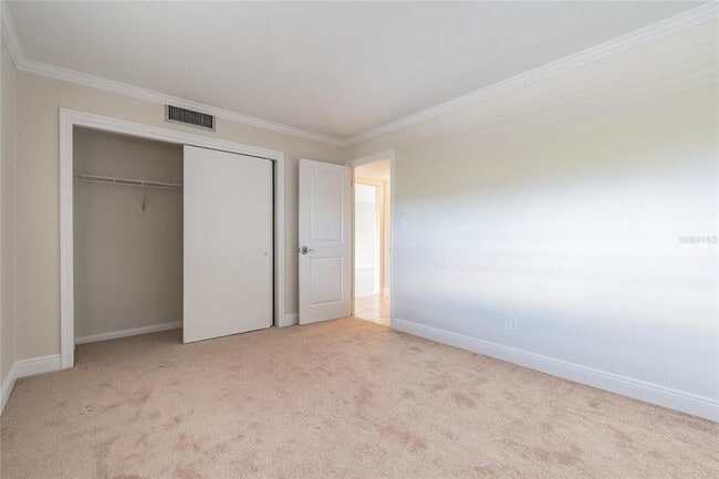 Building Photo - 13618 Greenfield Dr