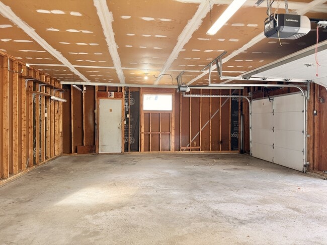 Building Photo - 9807 Double Ditch Cir