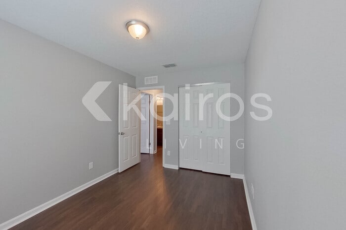 Building Photo - 1319 Mull St