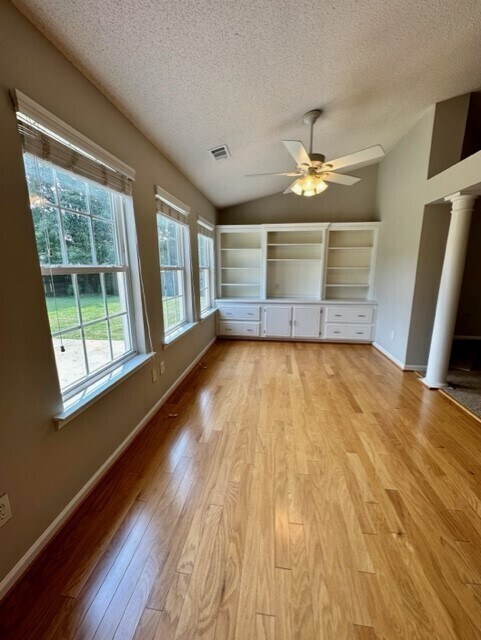Building Photo - ***Coming Soon!!!***! Ranch style home for...