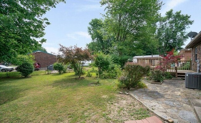 Building Photo - Updated Hillview Home! 3BR/2BA with Basement!
