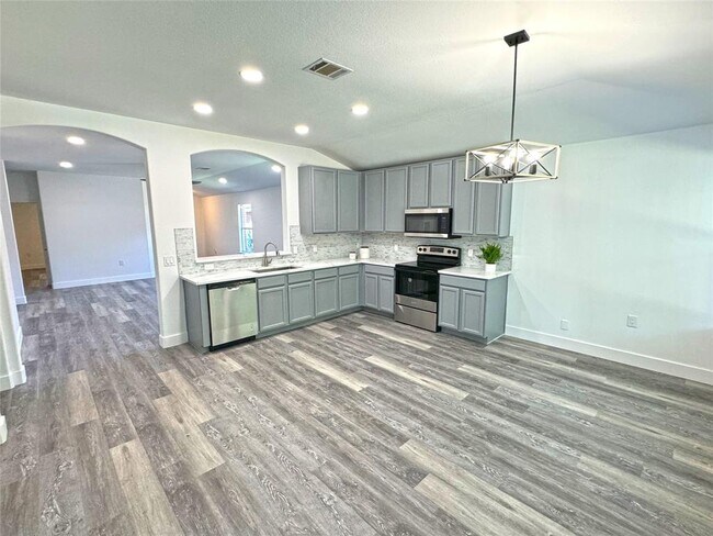 Building Photo - 5201 Bantom Woods Bend