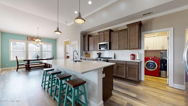Building Photo - 486 W Craftsman Wy