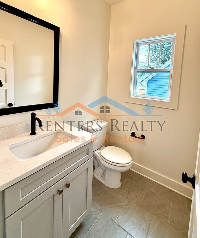 Building Photo - Charming Newer Construction Home with Garage & Fenced Yard