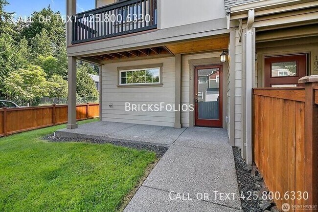 Building Photo - Discover Your Dream Corner Townhome in Olympia