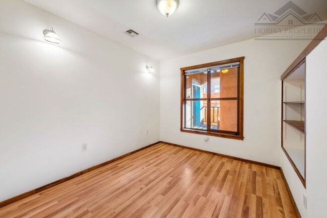 Building Photo - Inviting Studio in the Heart of Downtown Santa Fe