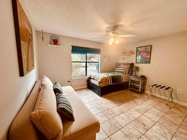 Building Photo - 225 S Tropical Trail