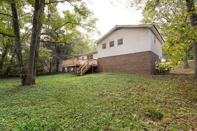 Building Photo - Pet-Friendly 3BR with Bonus Room, Deck & G...