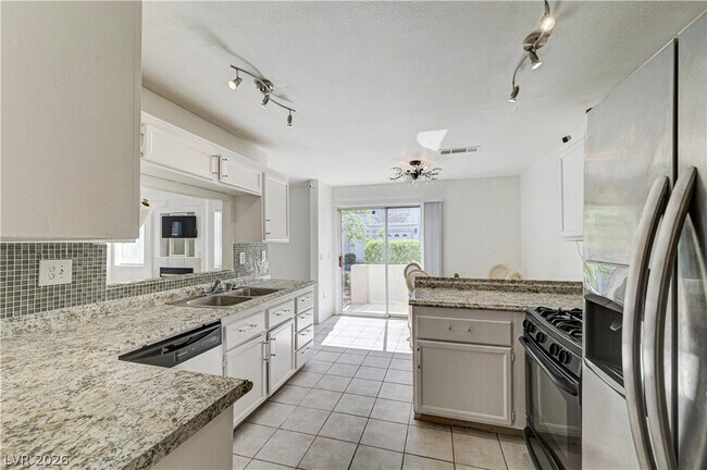 Building Photo - 4040 Castle Cove Dr