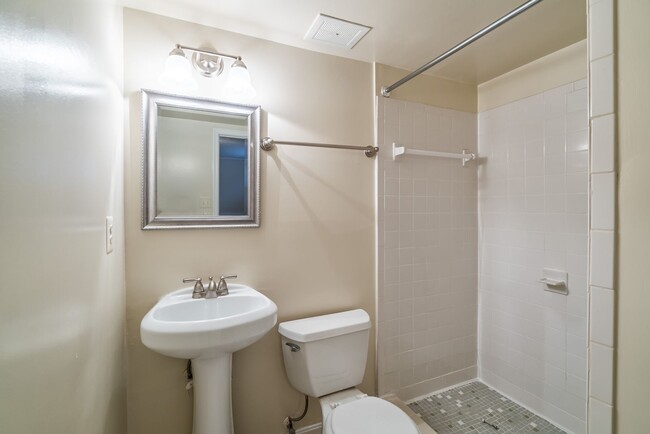 Building Photo - Location is Everything With This 3 Bedroom...