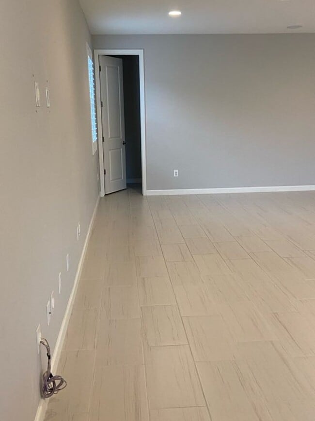 Building Photo - STUNNING NEWER HOME- GATED
