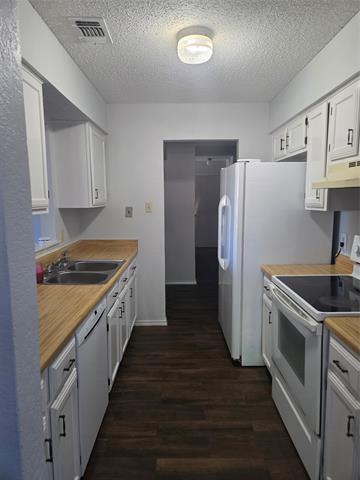 Building Photo - 6000 Maple Springs Dr