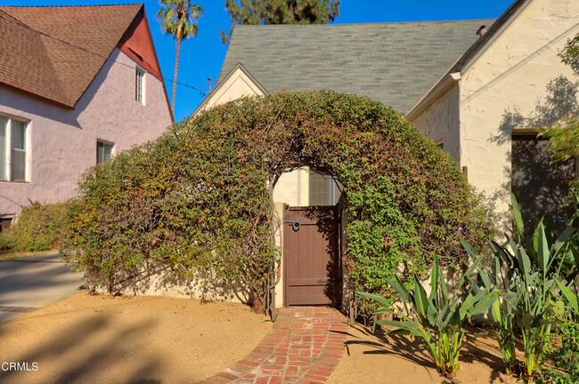 Building Photo - 2304 Santa Anita Ave